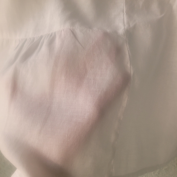 Linen Cut.loose White Sleeveless Blouse - Picture 3 of 12